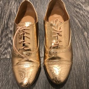 Vintage style J Crew- beautiful gold lace ups! ❤️